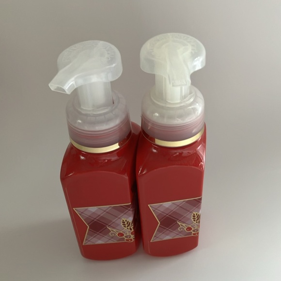 BBW 🆕 FROSTED CRANBERRY HAND SOAP 2 - Pack - Picture 3 of 7